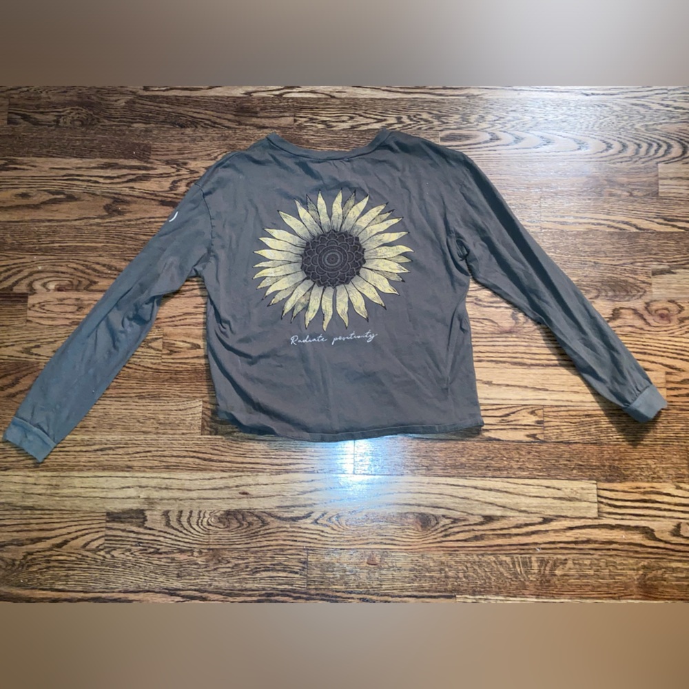Shirt - Picture 4 of 4